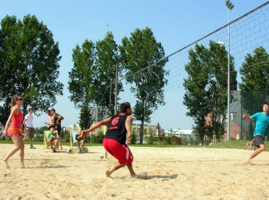 Grasz w siatkówkę? Przyjdź na skate park!