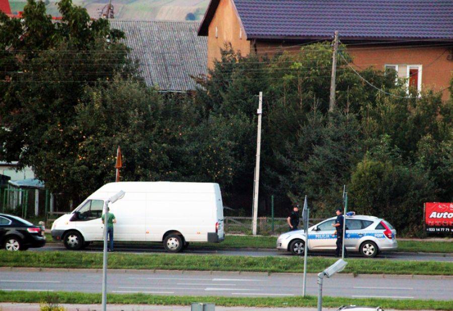 Kierowcy ignorują nakaz skrętu w prawo