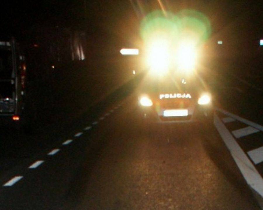 Wtargnął pod koła audi