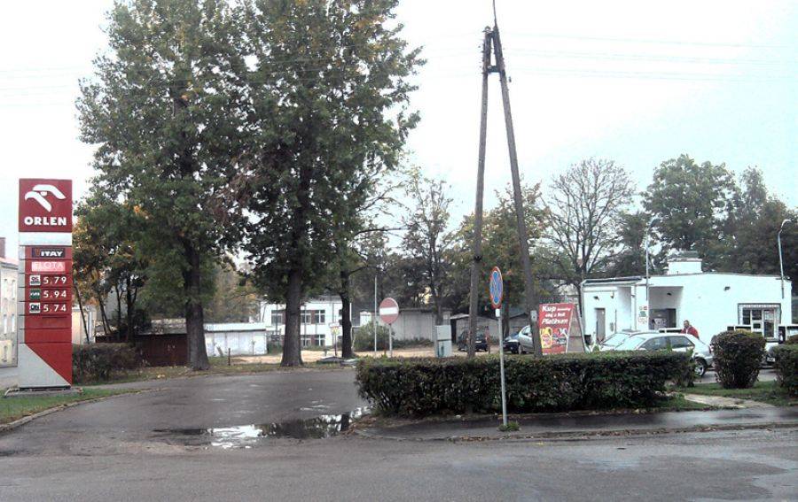Stacja paliw na Wiejskiej tylko do końca roku