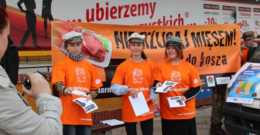 Lodówka to nie magazyn. Kupuj mniej i nie wyrzucaj!- FOTO