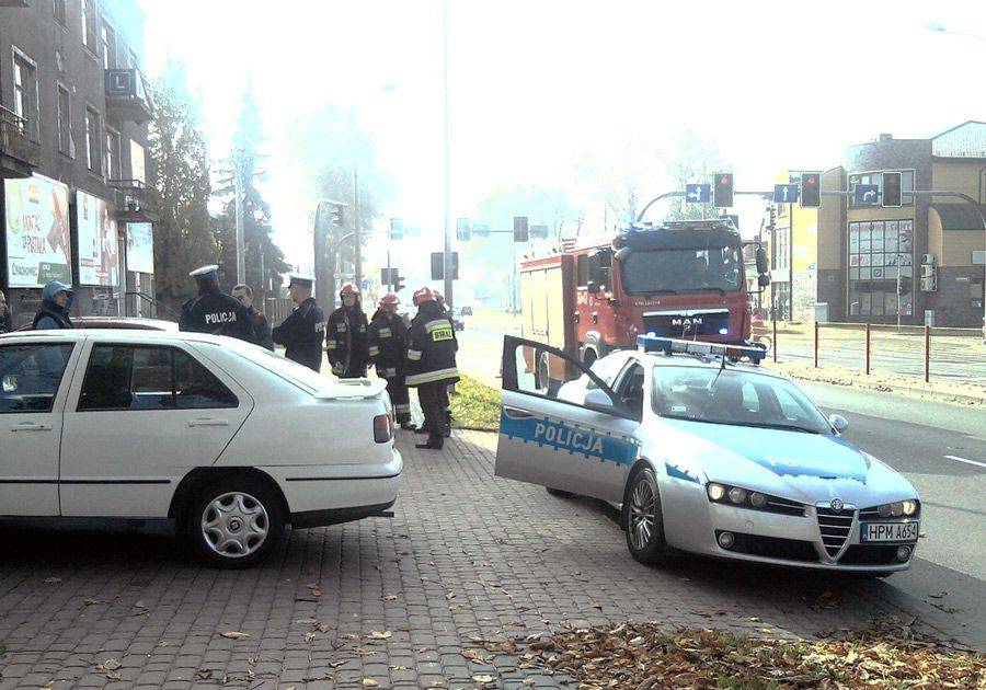 [FOTO] Kolizja na Al. Legionów. Dziecko trafiło do szpitala!