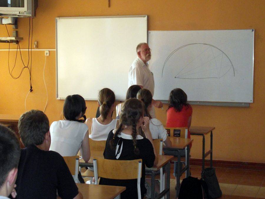 Płace niezagrożone. Radni przesunęli pieniądze dla nauczycieli.