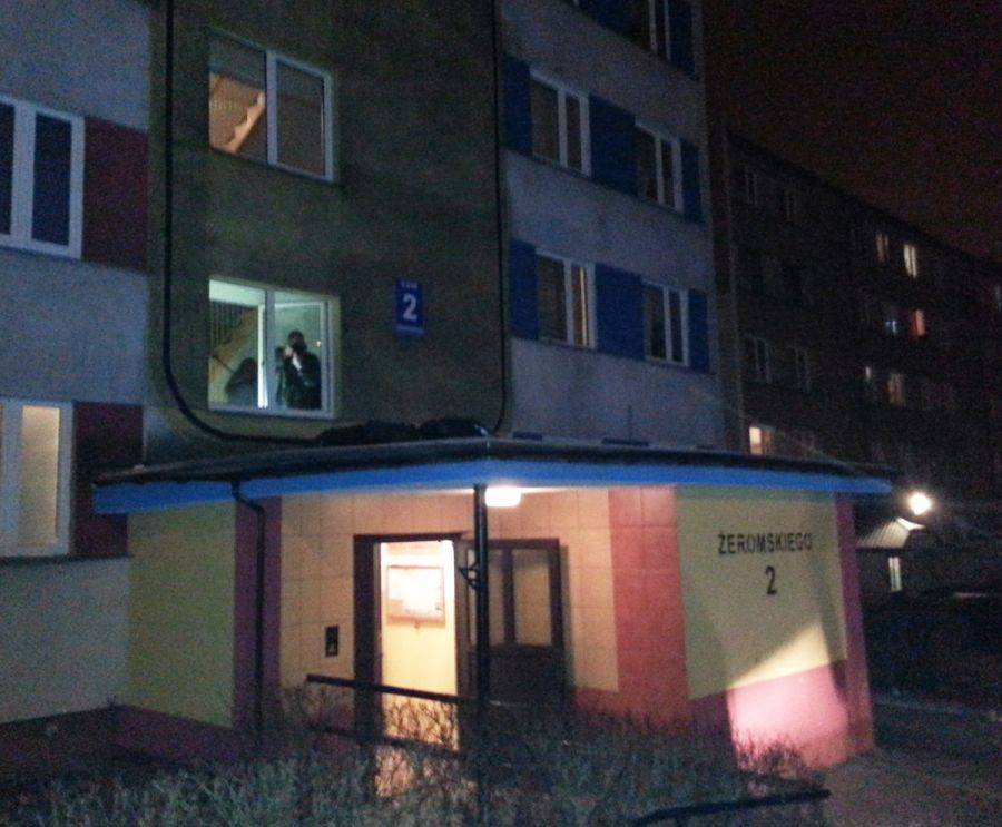 Mężczyzna wyskoczył z okna. Nie żyje!