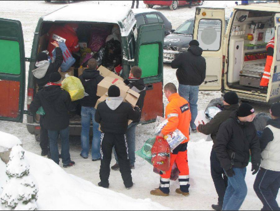 Kibice zebrali kilka ton darów