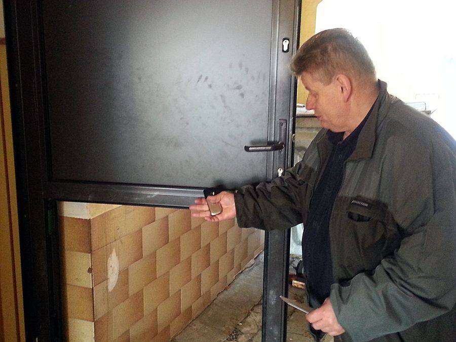 [FOTO] Kolejne włamanie do kamienicy, gdzie mieści się biuro posła Jacka Kurskiego i Jacka Boguckieg