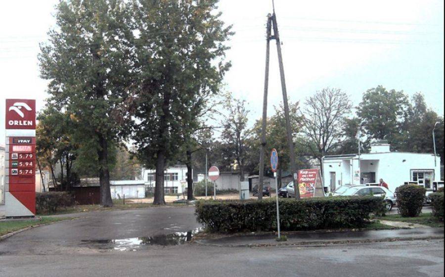 Stacja paliw przy ul. Wiejskiej zostaje