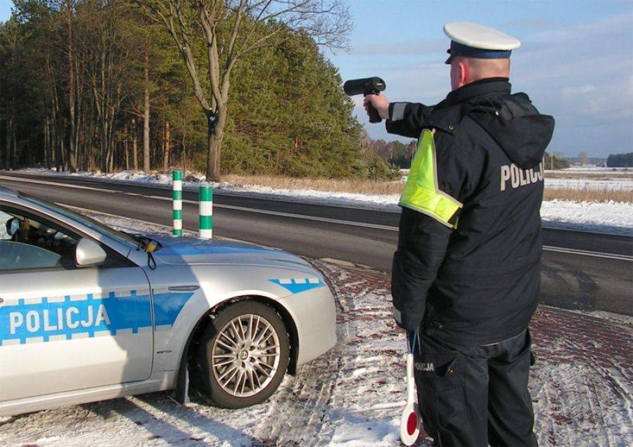 Kierował samochodem pijany. Policjanci nie mogli zabrać mu prawa jazdy.