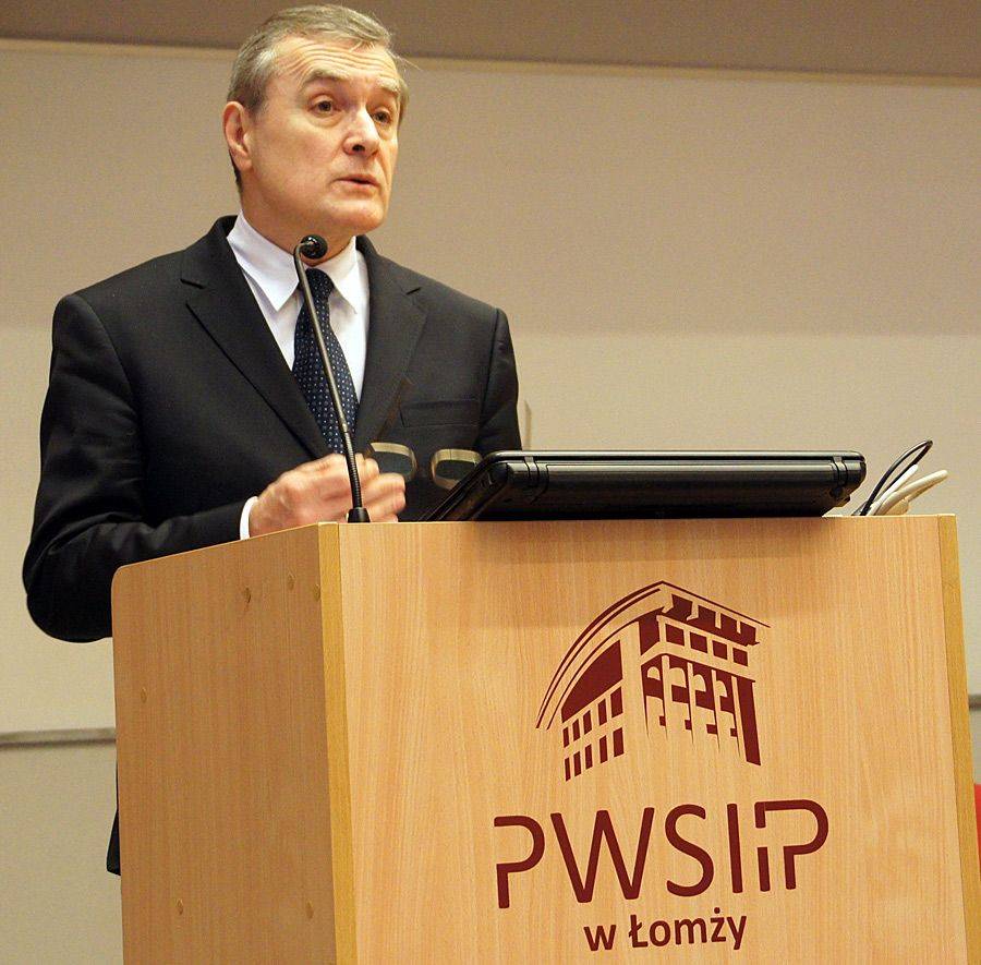 [VIDEO+FOTO] Prof. Gliński: Trzeba zerwać z tym, że polityka to tylko brudy! Zobacz cały wykład kand
