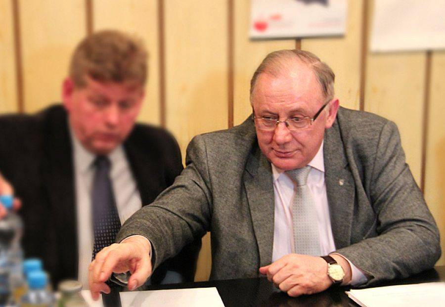 Prezydent Czerniawski: Oszczędności w oświacie będziemy szukać wszędzie. Powraca łączenie klas.