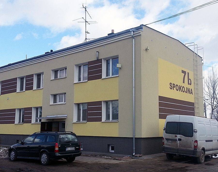 Tragedia na ulicy Spokojnej. 80-latka nie żyje, dwie dziewczynki w szpitalu.