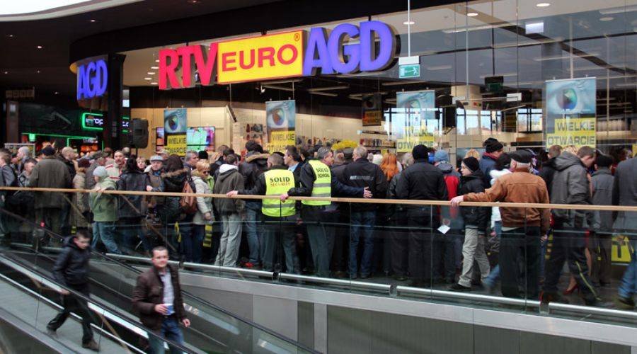 [VIDEO+FOTO]Pierwsi klienci wbiegli do galerii