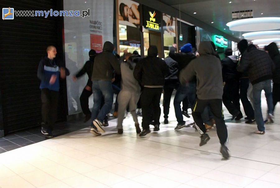 [VIDEO] Hardbassowy flashmob w Venedzie