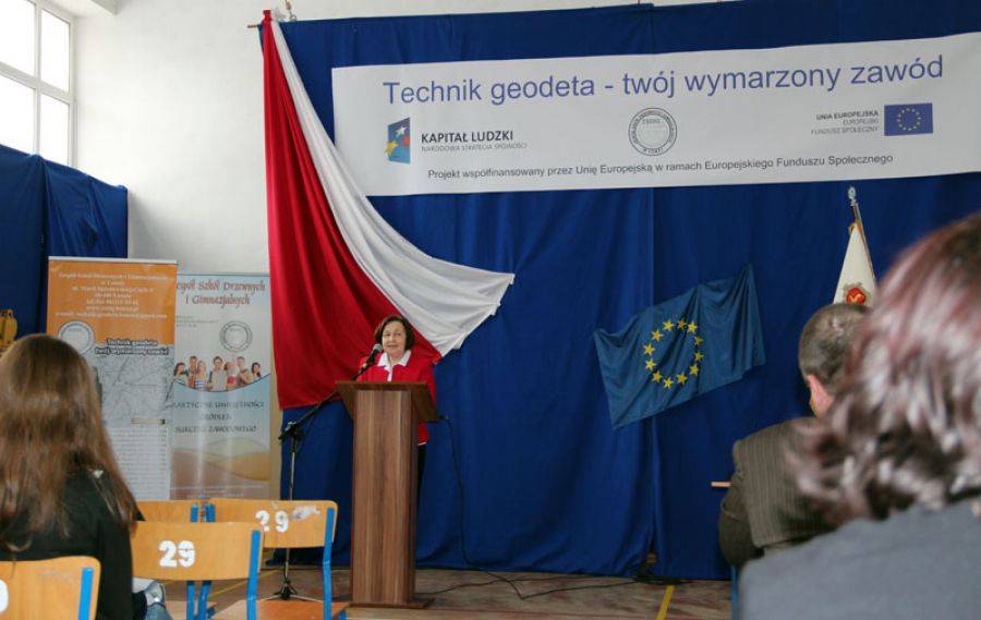 [VIDEO] Drzewna walczy o uczniów. Kluczem ma być projekt dla geodetów.