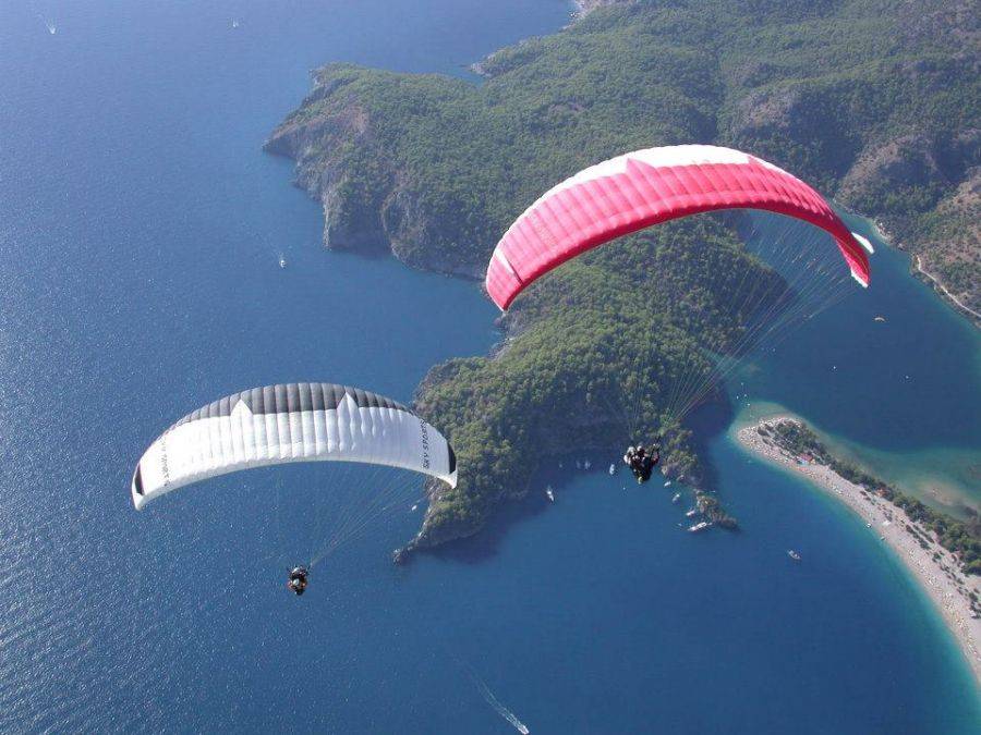 Chcesz wznieść się na paralotni? Rusza kurs dla pilotów.