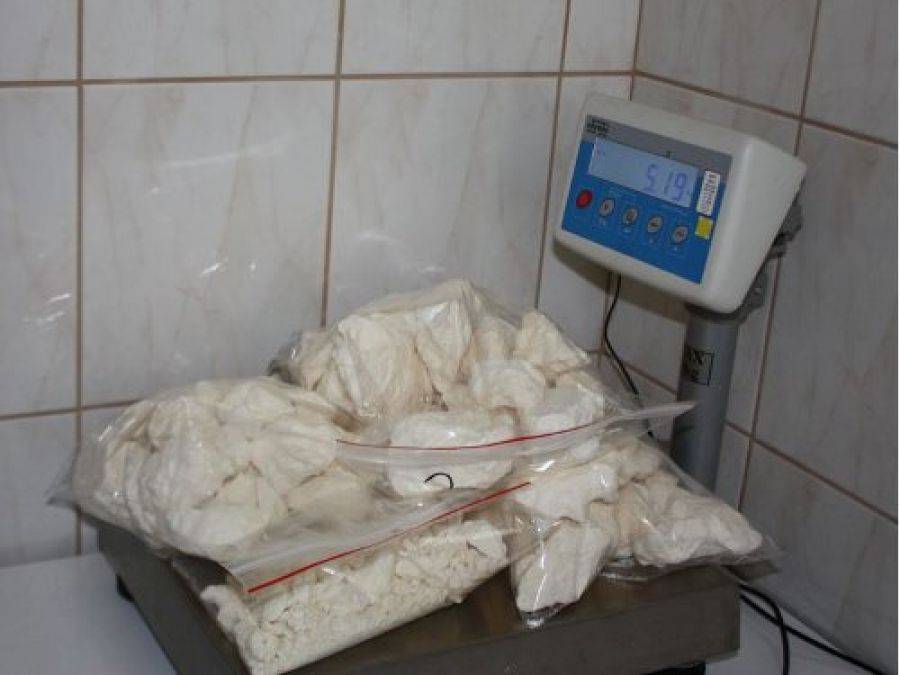 W mieszkaniu miał ponad kilogram narkotyków. Wsypał go dawny klient.