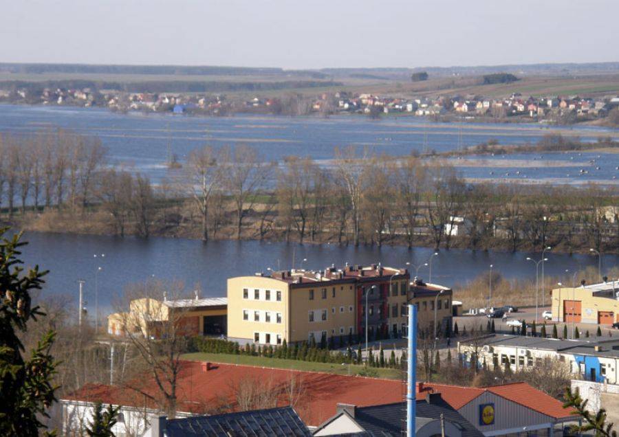 Narew piękna i groźna. Nowogród gotowy do obrony przed wodą- FOTO