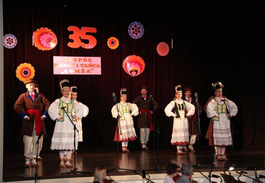 Trzy i pół dekady tańca. Zespół Pieśni i Tańca Łomża świętuje jubileusz- FOTO