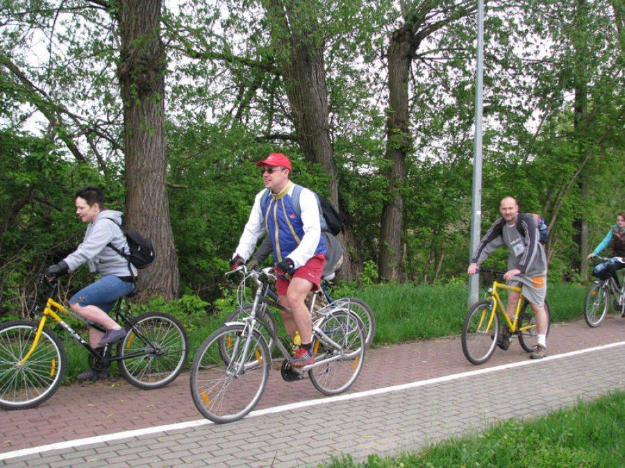 Policjanci: W weekend? Z rodziną na rowery!- FOTO