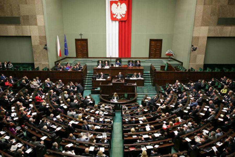 Posłowie biedy nie cierpią