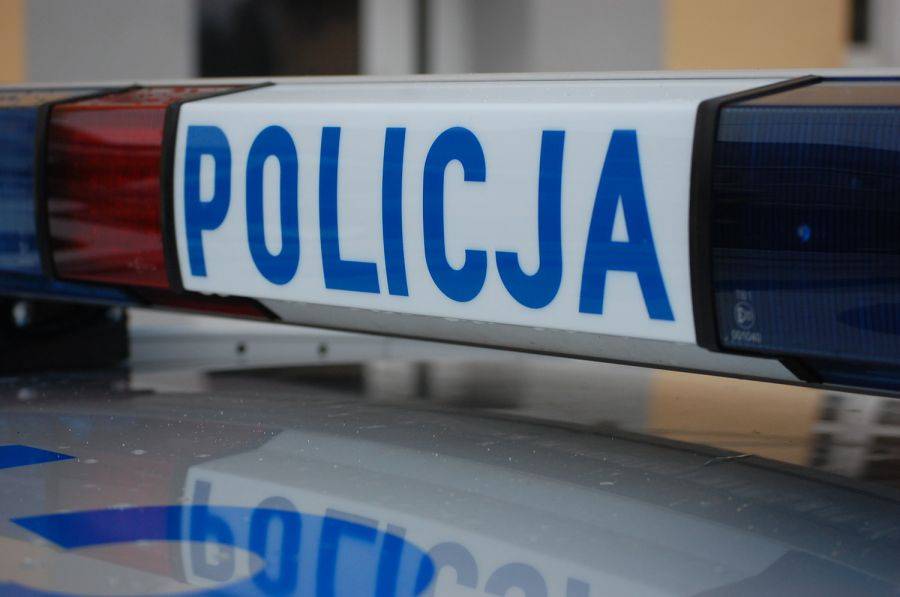 17-latka potrącona na przejściu