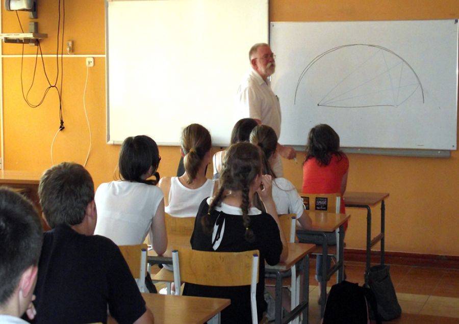 Co szósty nauczyciel dorabia. Wielu liczy się ze zwolnieniem.
