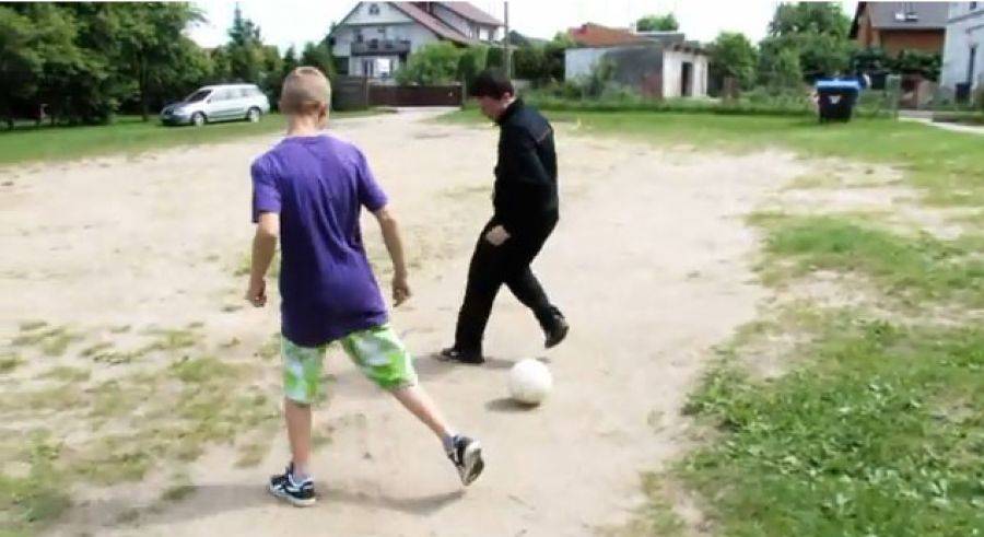 Podgórze walczy o boisko. Na razie mają „błocisko”- VIDEO
