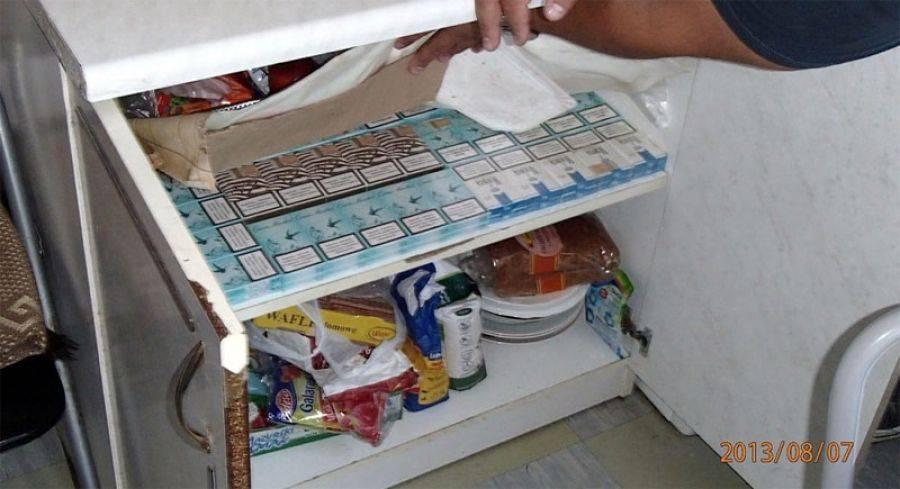 Papierosy ukryli w kuchennych szafkach
