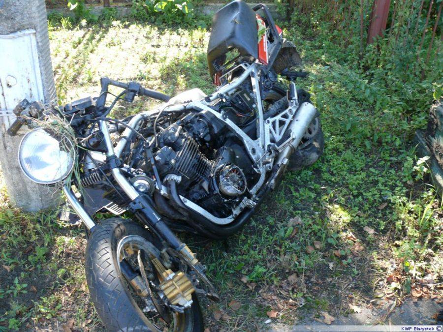 Motocyklista na podwójnym gazie trafił do szpitala
