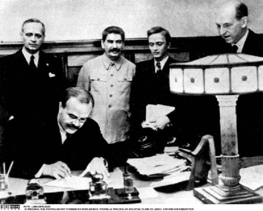 Remember. August 23- Upamiętniamy ofiary nazizmu i stalinizmu