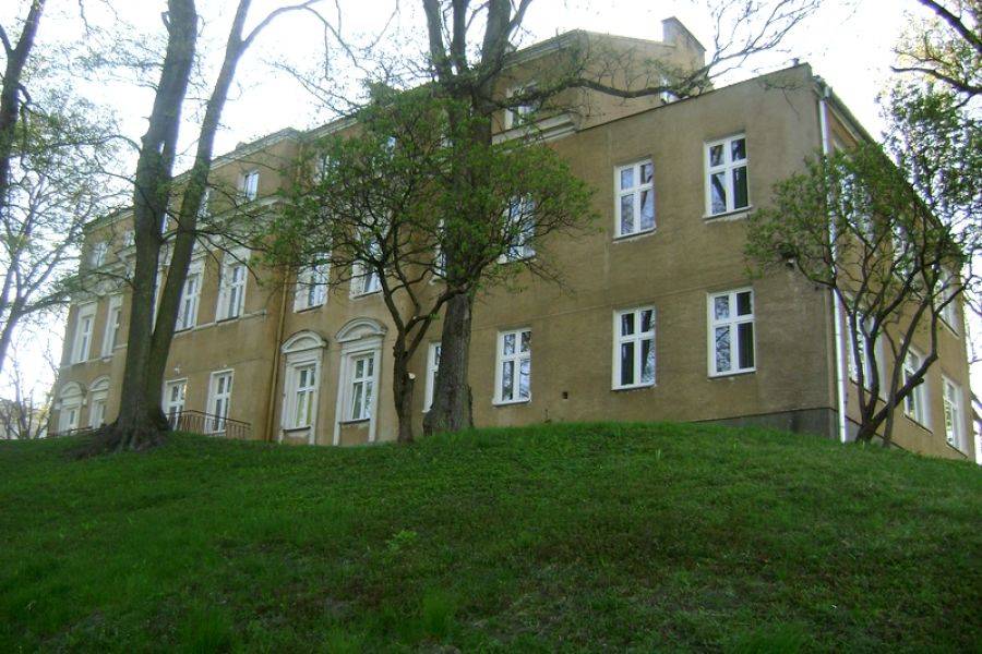 Za naukę w mieście trzeba płacić. Bursy po kilkadziesiąt złotych.