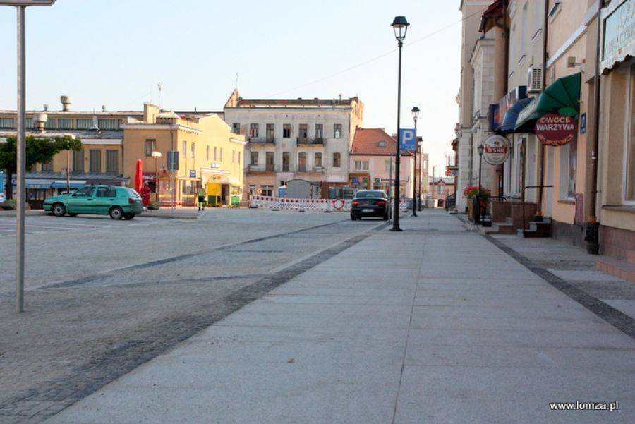 Otwierają przejazd wokół ratusza