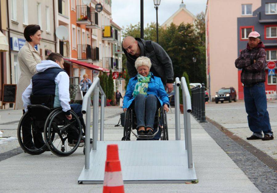 Wiceprezydent na wózku: To nie jest łatwe! [FOTO]
