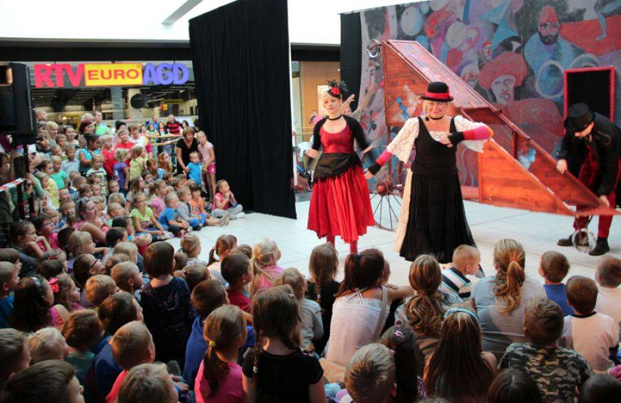 Teatr w galerii handlowej? To się sprawdza! [FOTO]