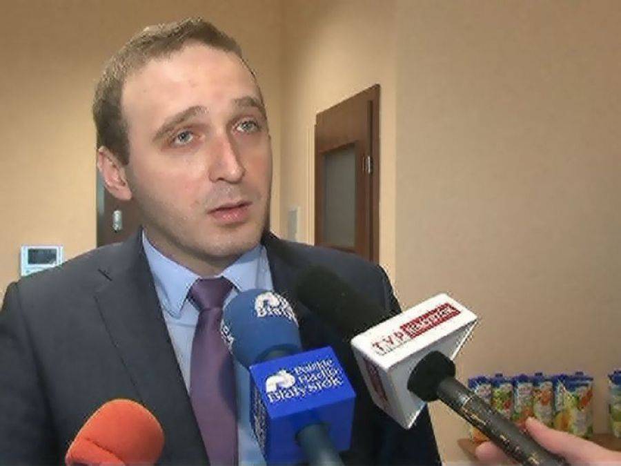 Poseł oddał mocz na starówce