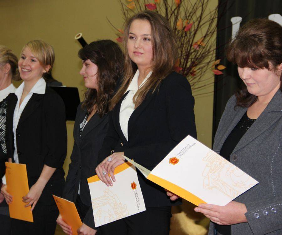 Prezydent rozdzielił stypendia