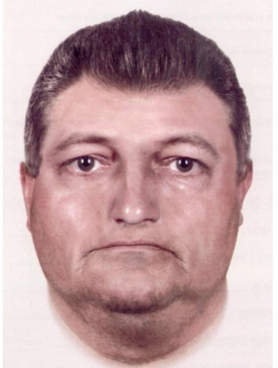 Męża wywabili na zewnątrz, kobiecie zarzucili na głowę koc. Złodzieje poszukiwani.