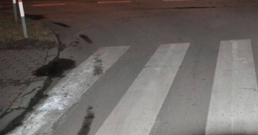 12-latek ze zmiażdżoną nogą w szpitalu. Wbiegł pod koła samochodu.