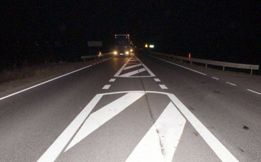 Wpadł pod samochód dostawczy
