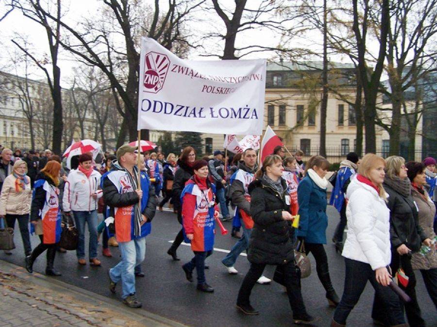Nauczyciele: Dość niszczenia polskiej szkoły! [FOTO]