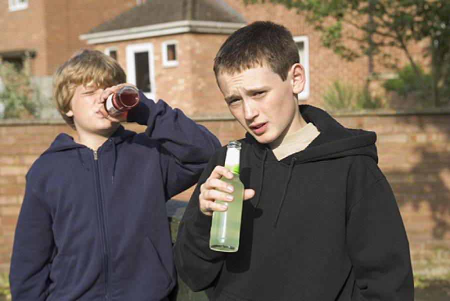 Twoje dziecko skończyło 9 lat? Prawdopodobnie już piło alkohol.