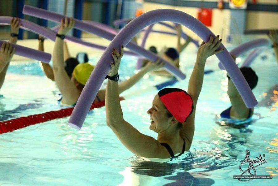 Nieszablonowy prezent na Mikołajki. Karnet na basen i aqua fitness.