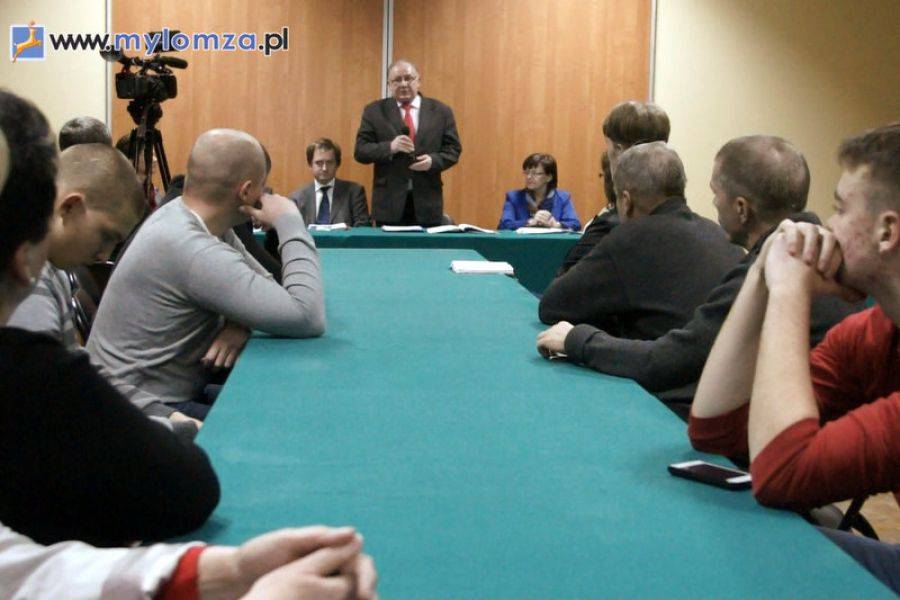 Spotkanie prezydenta z mieszkańcami. Antykampania i ostra krytyka. [FOTO i VIDEO]