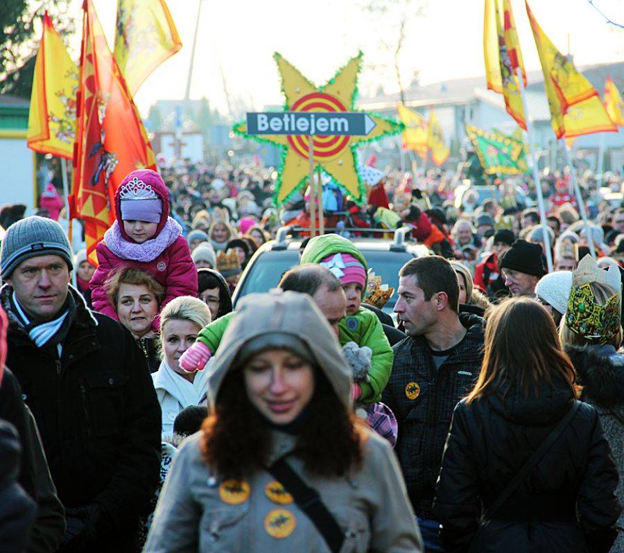 Hołd trzech króli w Łomży. Orszak przeszedł ulicami. [VIDEO i FOTO]