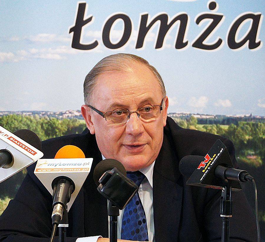 Nowy samochód i wyższe zarobki. Prześwietlamy majątek prezydenta miasta.