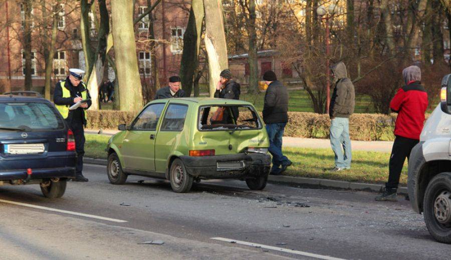 Wypadek na Al. Legionów. Utrudnienia w przejeździe przez miasto. [FOTO]