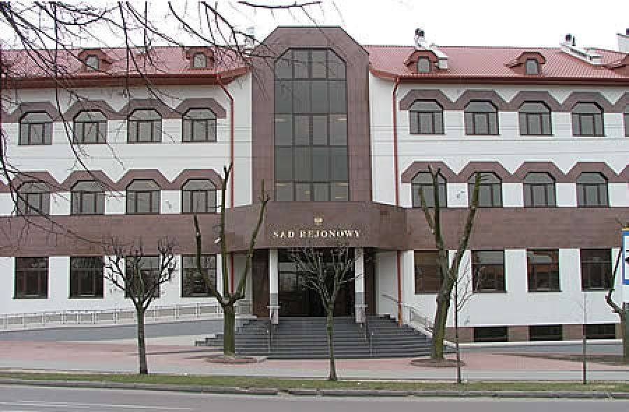Rodzice ukrywanych za szafą bliźniaków usłyszeli wyrok. Będą pod nadzorem.