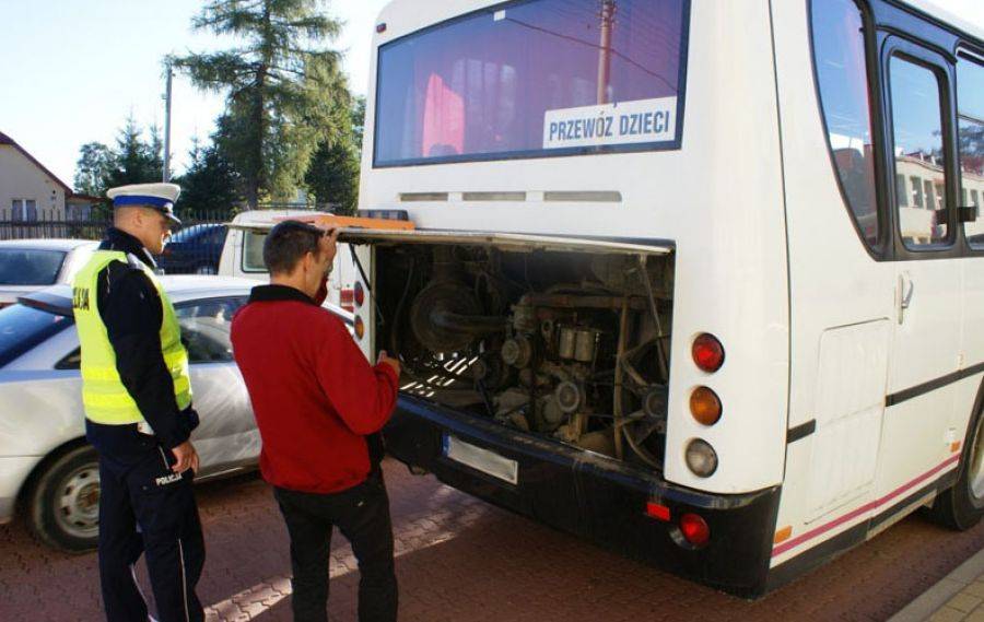 Twoje dzieci wyjeżdżają na ferie? Zamów kontrolę autokaru.