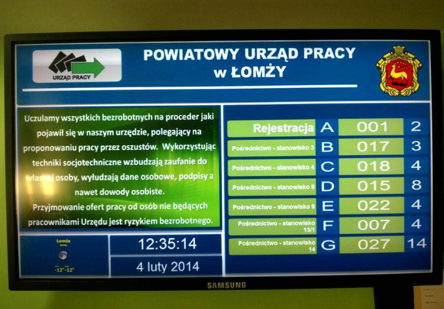 Żerują na ludzkim nieszczęściu. Za ofertę pracy chcą pieniędzy.