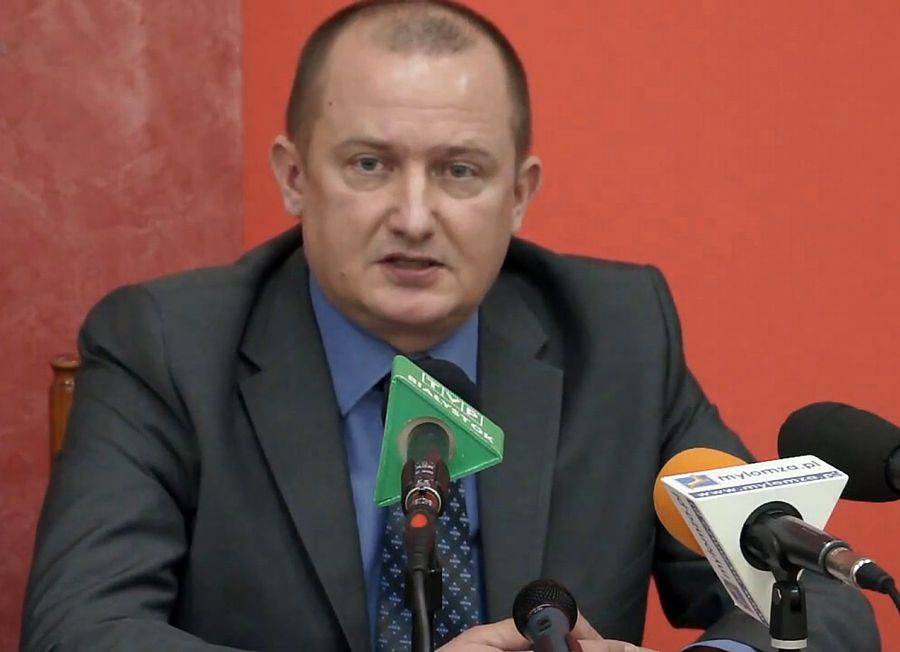 30-latek nie miał litości dla swojej ofiary. Przebił ciało nożem i wbił w nie kołek. [VIDEO]